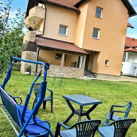 Jasmina Villa