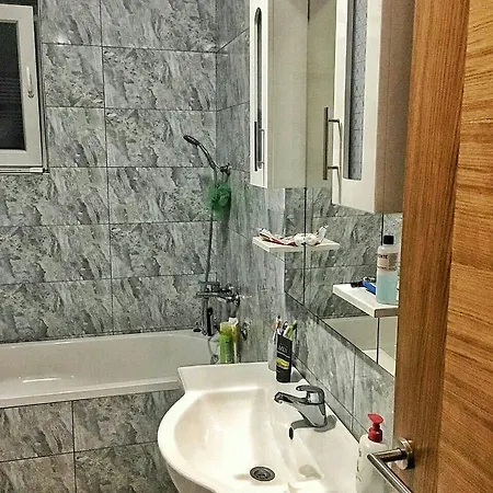 Jasmina Villa *
